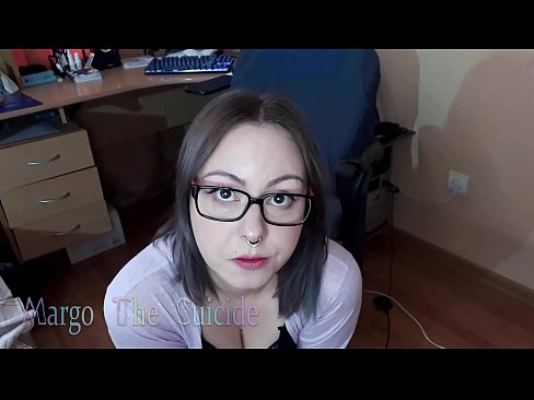 ❤️ Seksuali mergina su akiniais giliai čiulpia dildo į kamerą Super seksas prie mūsų ❤